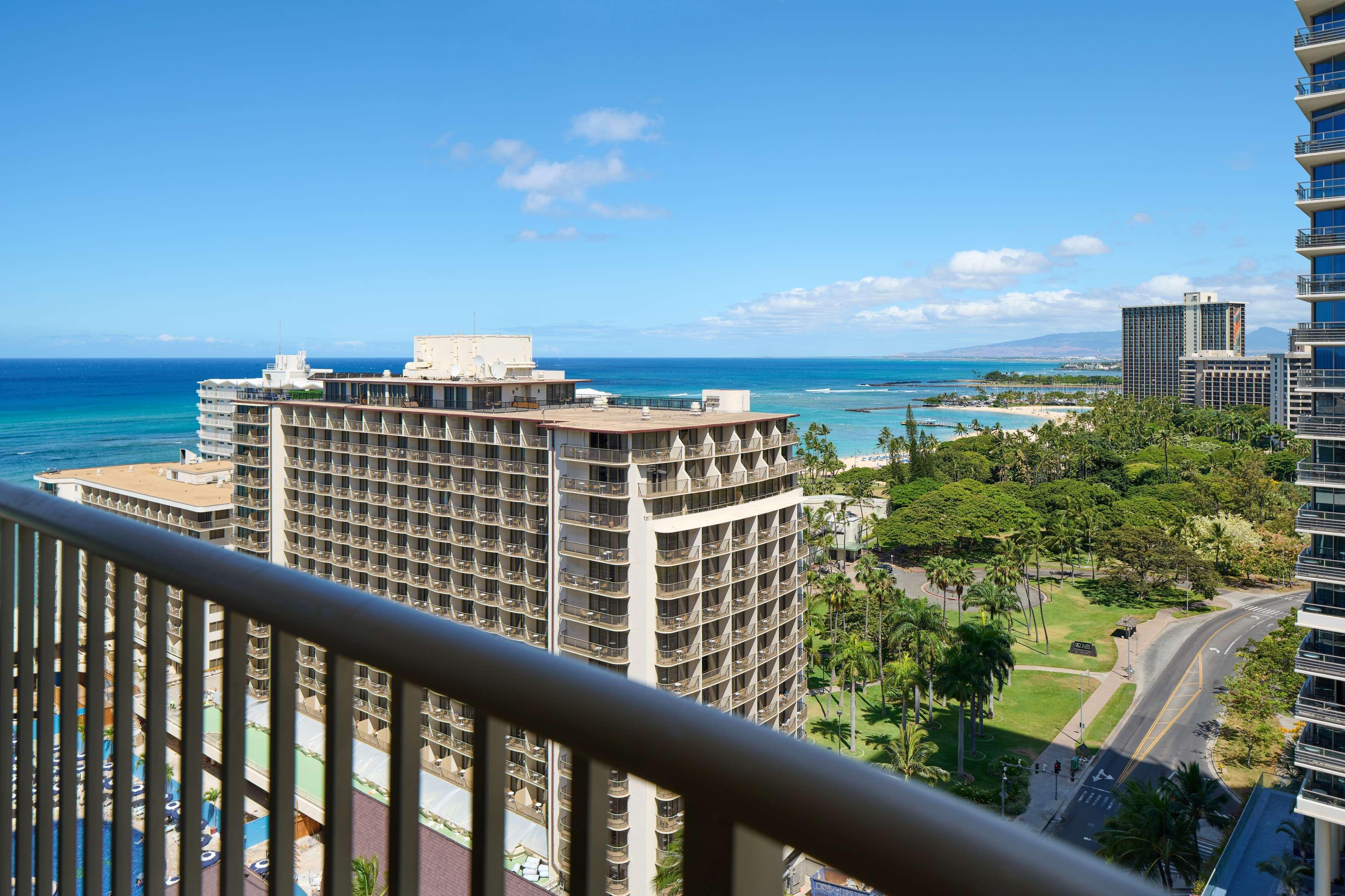 Embassy Suites By Hilton Waikiki Beach Walk Honolulu Zewnętrze zdjęcie