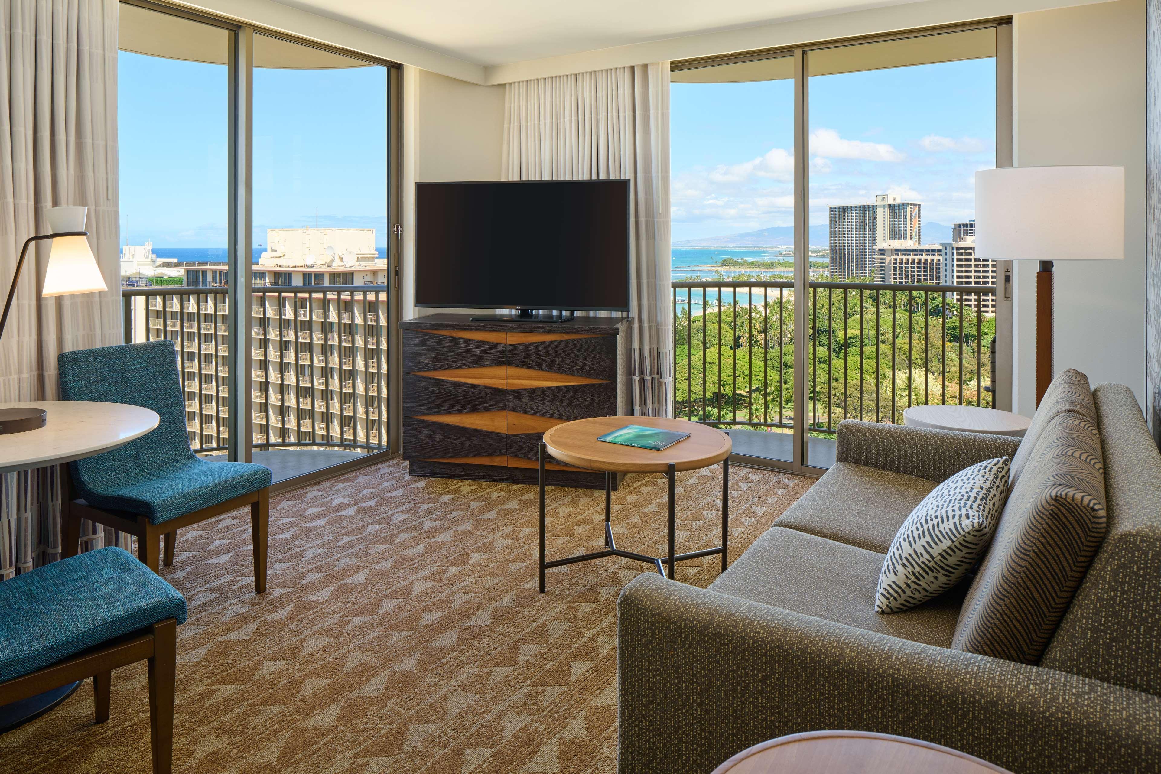 Embassy Suites By Hilton Waikiki Beach Walk Honolulu Zewnętrze zdjęcie