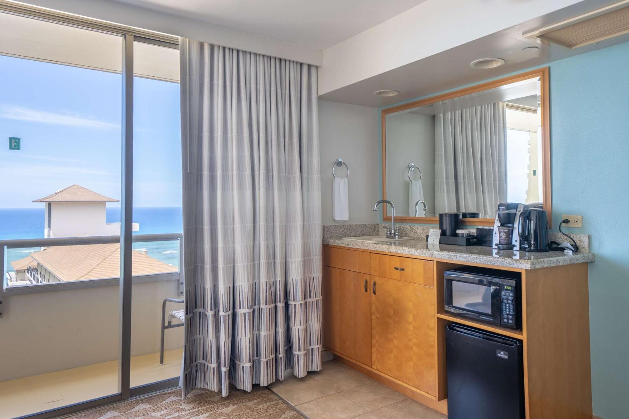 Embassy Suites By Hilton Waikiki Beach Walk Honolulu Zewnętrze zdjęcie